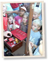 Flohzirkus aus Hamburg im Kindergarten